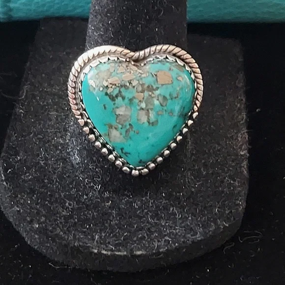 Beautiful Kingman Deep Blue Turquoise Heart Ring Sterling Silver Size 9 - Picture 2 of 7